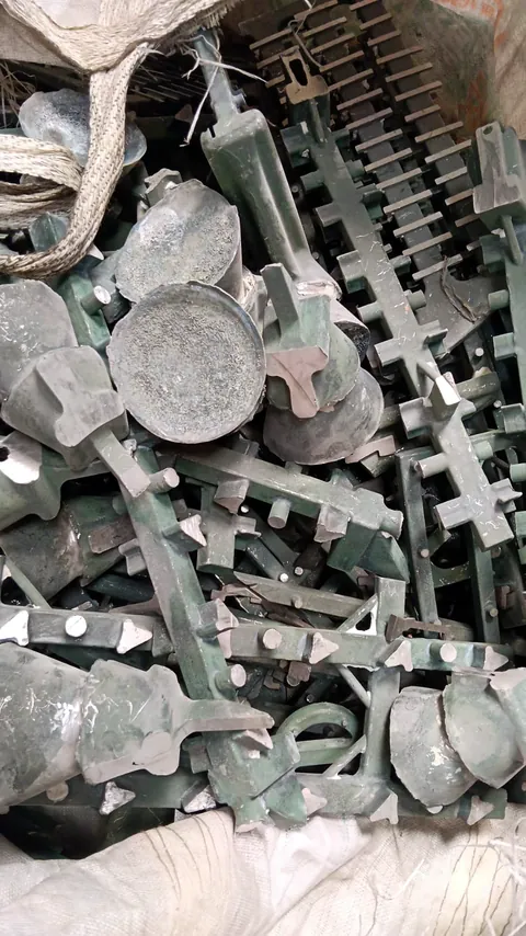 MAR-M 509 casting revert: gating trees and pour cups
