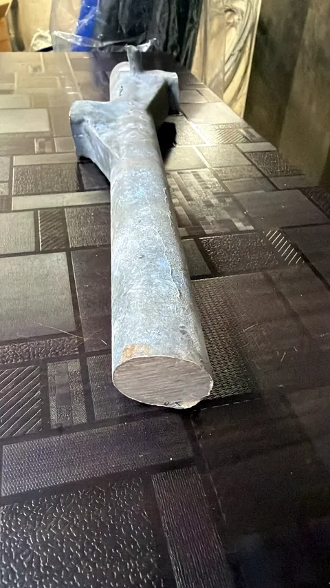A single MAR-M 247 revert piece, cut end showing